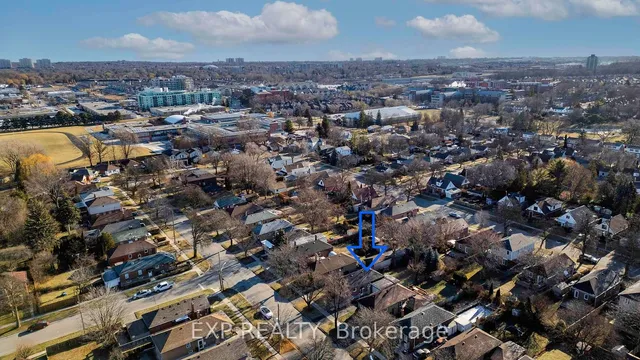 Additional image 40 of 17 Camrose Cres