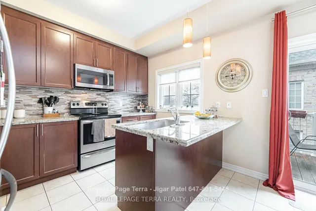 Additional image 20 of 2220 Queensway Dr Unit 2