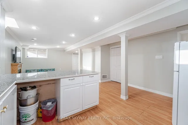 Additional image 31 of 122 Valonia Dr