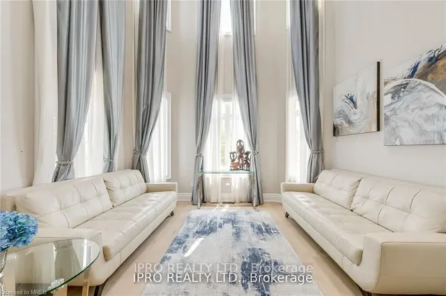 Additional image 32 of 20 Falkland Rd