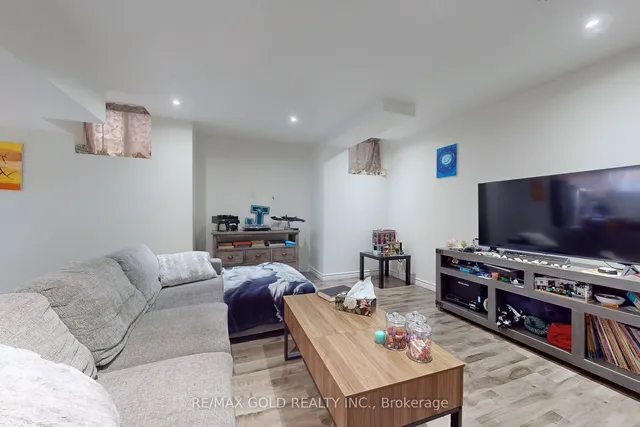 Additional image 31 of 108 Elysian Fields Circ