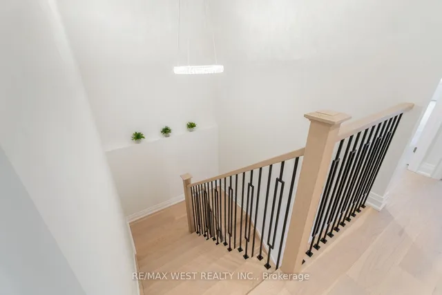 Additional image 18 of 1049 Greenwood Ave