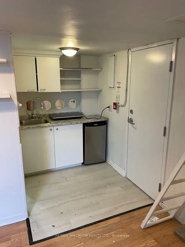 Additional image 17 of 177 Carlton St