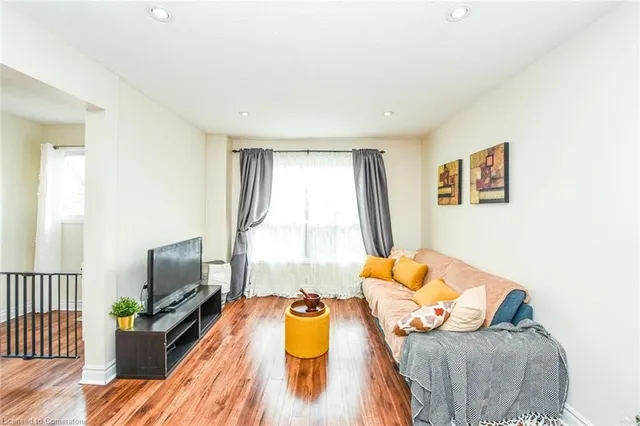 Additional image 23 of 47 Ellis Dr Unit 47