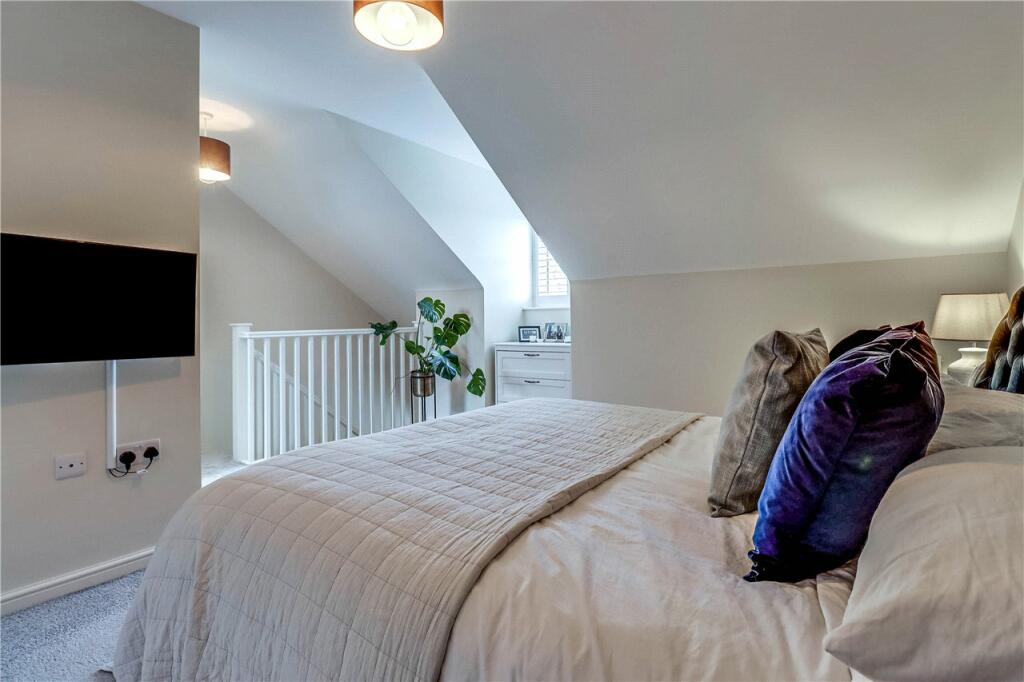 Additional image 11 of Neville Close, St. Albans, Hertfordshire, AL3