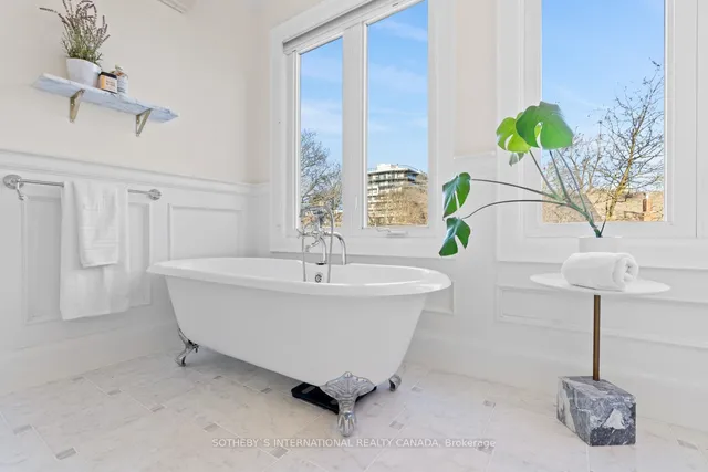 Additional image 36 of 184 Macpherson Ave