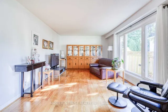 Additional image 11 of 1 Prince Hal Cres