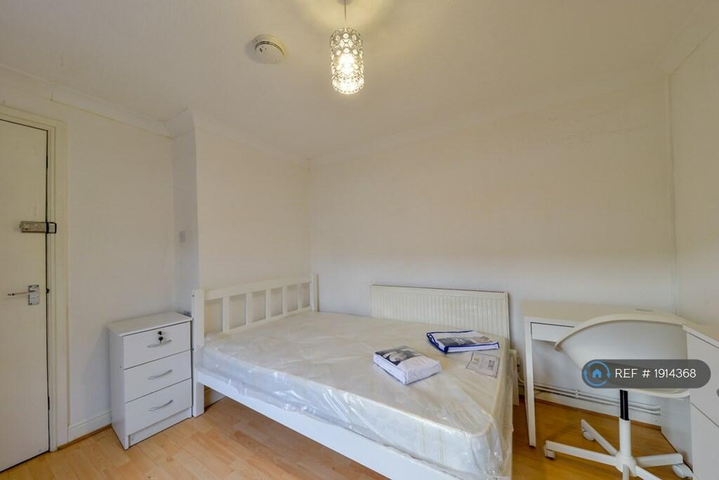 Additional image 5 of Shallcross Crescent, Hatfield, AL10