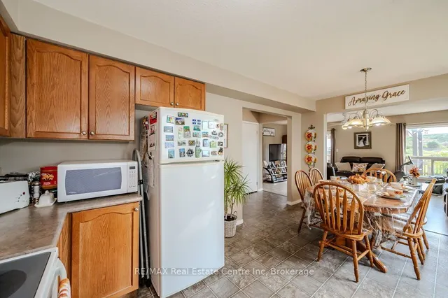 Additional image 18 of 128 Henhoeffer Cres