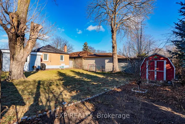 Additional image 33 of 17 Camrose Cres