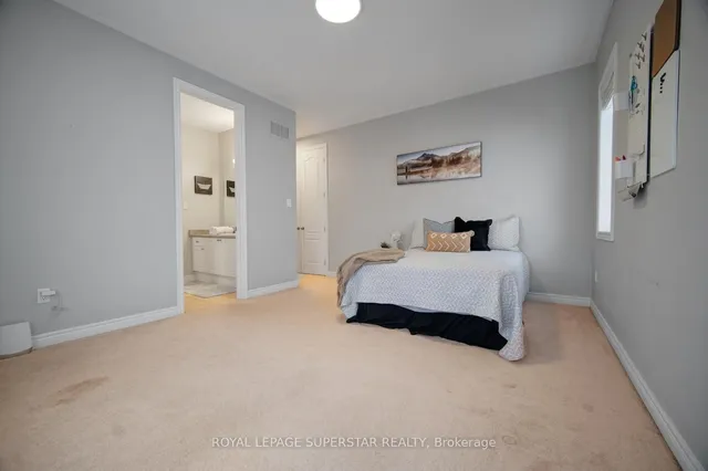 Additional image 30 of 220 EDGEWATER Cres