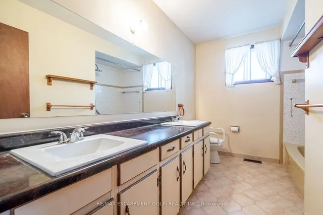 Additional image 22 of 662 West 5th St