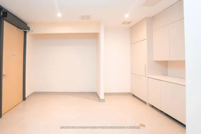 Additional image 16 of 225 veterans Dr Unit 1211