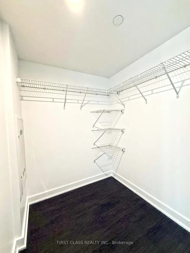 Additional image 9 of 19 Bathurst St St Unit 2008