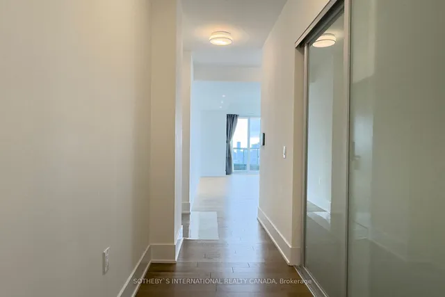 Additional image 6 of 585 Bloor St Unit 4022