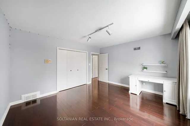 Additional image 28 of 11 Tudor Gate