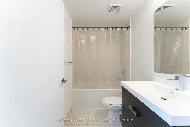 Additional image 9 of 50 Wellesley St Unit 3708