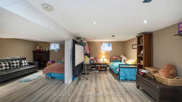 Additional image 26 of 26 Clarence St