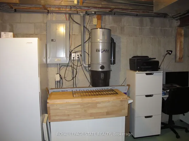 Additional image 32 of 60 Rice Ave Unit 6