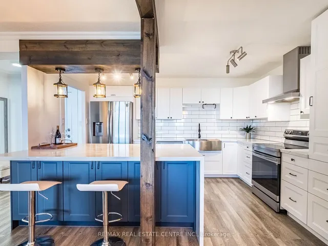 Additional image 4 of 716 The West Mall Unit 1111