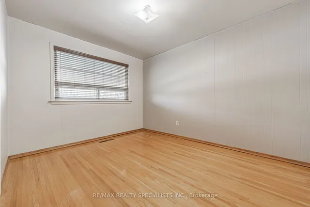 Additional image 20 of 8 Rollins Pl