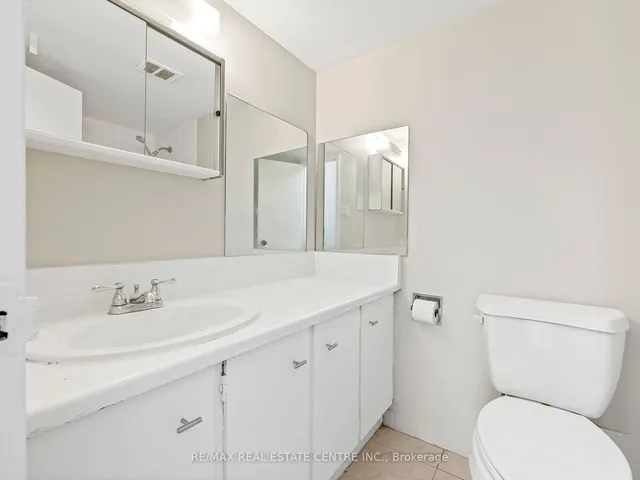 Additional image 32 of 15 Kensington Rd Unit 101