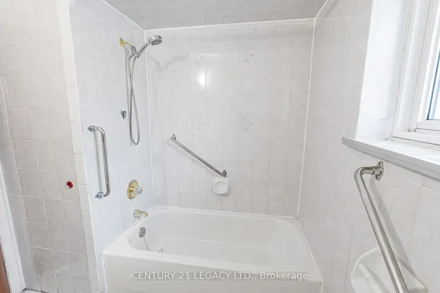 Additional image 14 of 17 Vange Cres