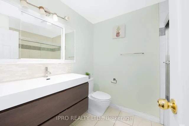 Additional image 10 of 104 Topcliff Ave