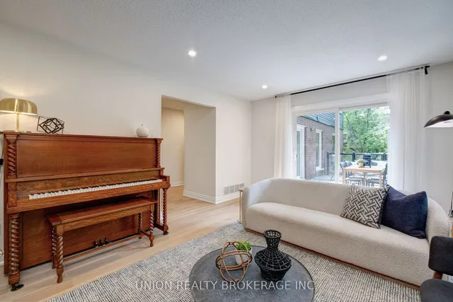 Additional image 16 of 116 Scarboro Cres