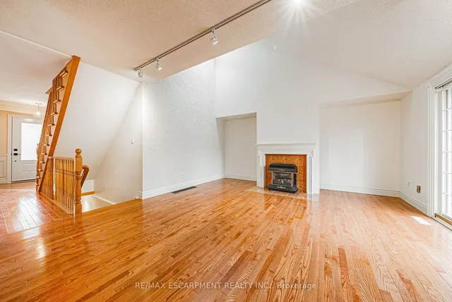 Additional image 10 of 105 WILSON St Unit 17