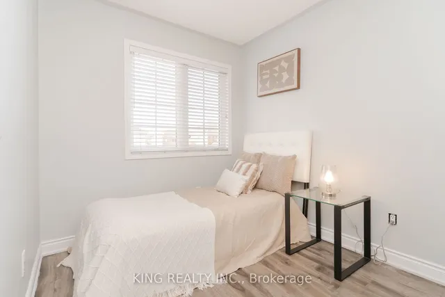 Additional image 27 of 54 COACHLIGHT Cres