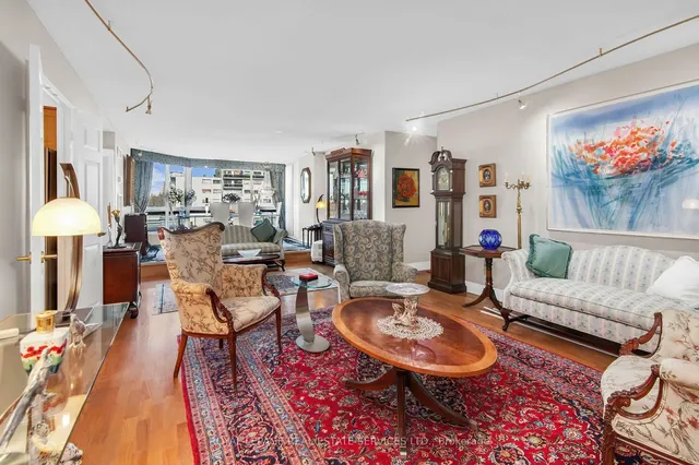 Additional image 7 of 130 Carlton St Unit 609