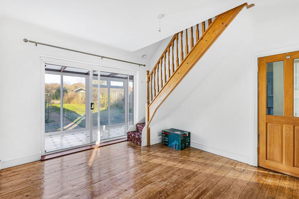 Additional image 20 of Dixons Hill Close, Welham Green, AL9