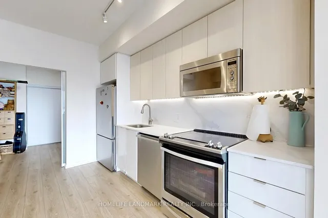 Additional image 6 of 3237 Bayview Ave Unit 911