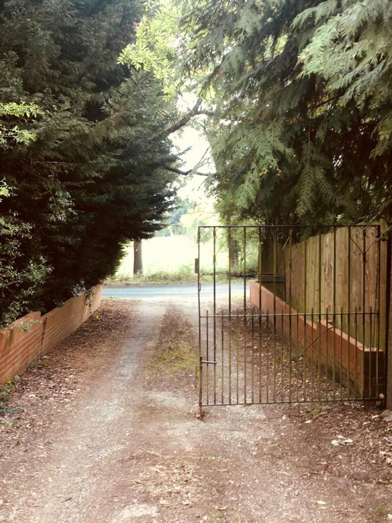 Additional image 22 of Woodfield Lane, Hatfield, AL9