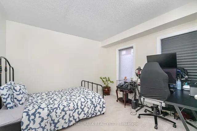 Additional image 33 of 39 Pin Lane