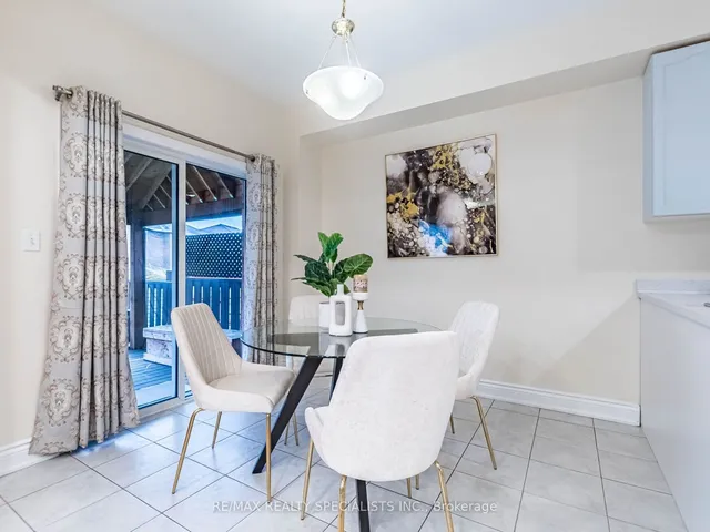 Additional image 16 of 25 Commodore Dr