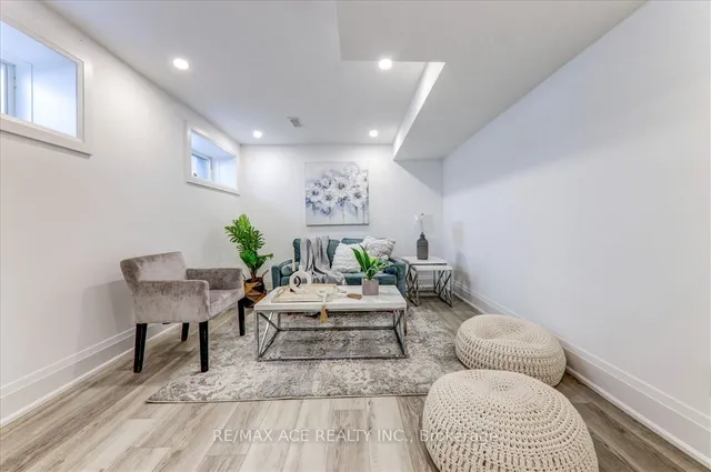 Additional image 33 of 153 King Edward Ave