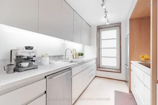 Additional image 5 of 717 Eglinton Ave Unit 107