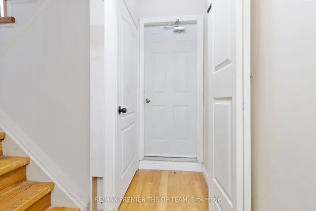 Additional image 33 of 922 Ledbury Cres