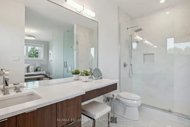 Additional image 30 of 60 Garden Ave