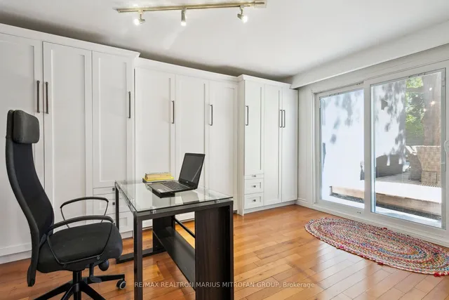 Additional image 31 of 21 Toynbee Tr