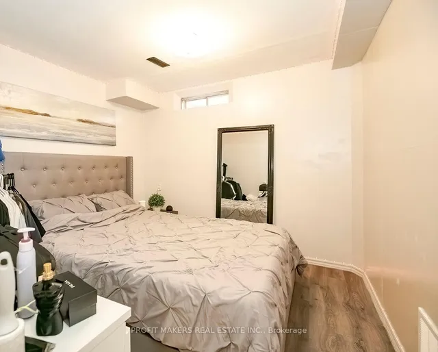 Additional image 20 of 47 Saddlecreek Crt