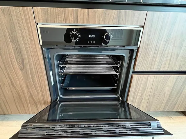 Additional image 10 of 425 Front St Unit 1003