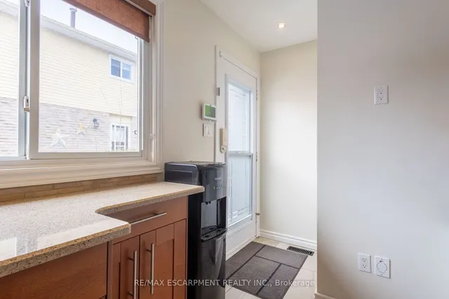 Additional image 11 of 72 Athenia Dr