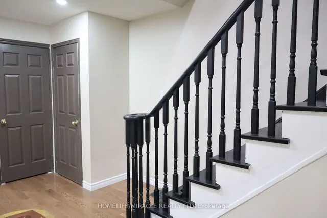 Additional image 18 of 22 Cranberry Cres