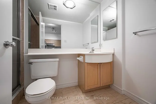 Additional image 10 of 600 Queens Quay Unit SPH07