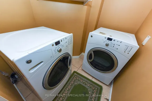 Additional image 36 of 37 Bluffwood Cres