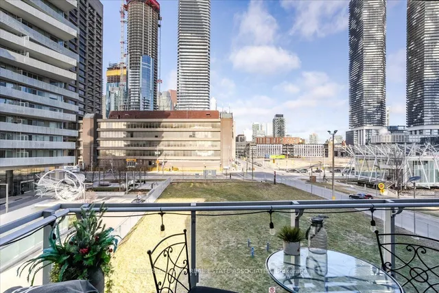 Additional image 26 of 29 Queens Quay Unit 323