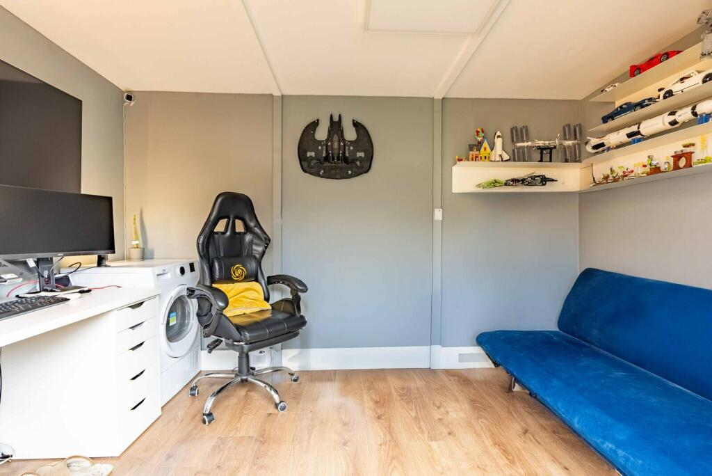 Additional image 16 of Leyland Avenue, St. Albans, Hertfordshire, AL1